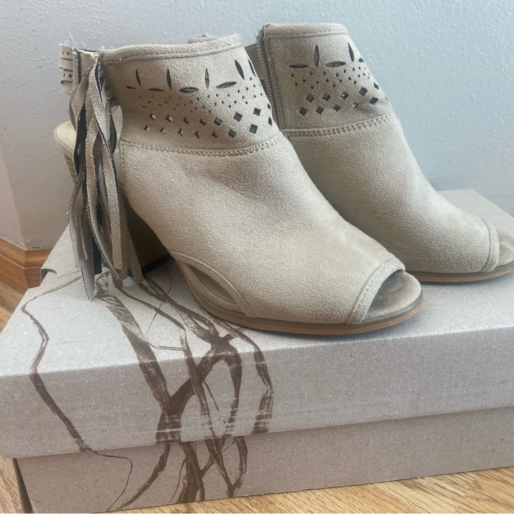 COCLICO Tan Ankle Booties with Chunky Heel and Fringe
